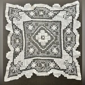 Vintage Square Doily. 15”x15”. Item 6